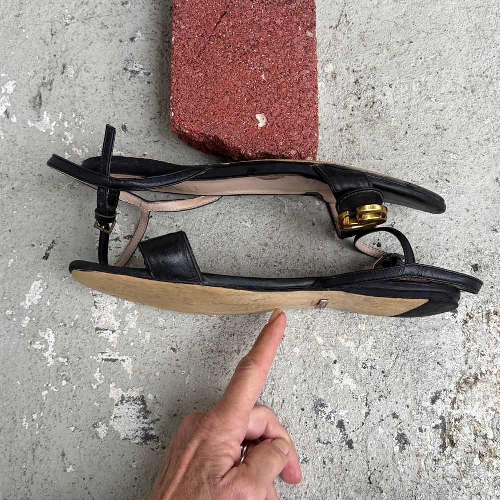 Gucci double G flat leather sandals - Picture 3 of 9